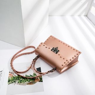 Túi đeo chéo thời trang Hàn Quốc đinh tán nữ tính chất liệu độc đáo