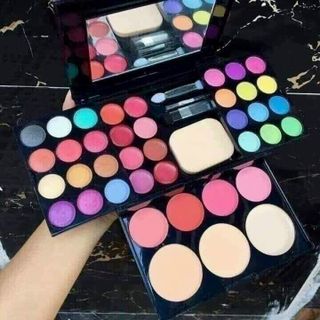 Set trang điểm đa năng ads