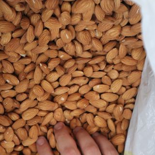 Hạnh Nhân Mỹ tươi size 25/27