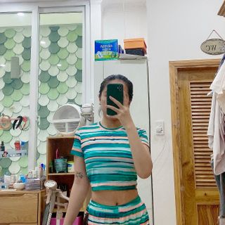Set crop sắc màu