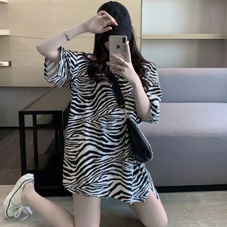 ÁO THUN FORM RỘNG NGỰA VẰN