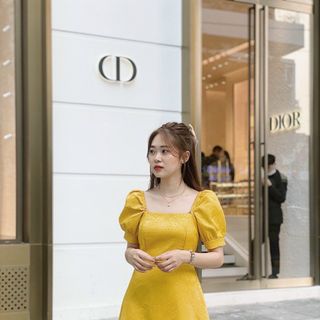Váy gấm cổ vuông hàng thiết kế