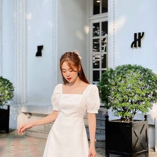 Váy gấm cổ vuông hàng thiết kế