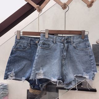 Short jean rách lưng cao