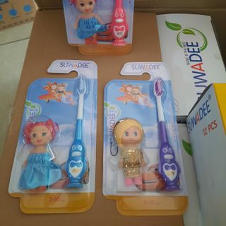 bàn chải cho bé kèm quà tặng