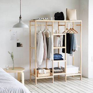 KỆ TREO ĐỒ TRIPLE HANGER - Màu gỗ (NỘI THẤT KIỂU HÀN)_ An Furniture