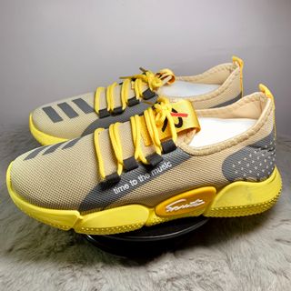 Giày Sneaker Vàng