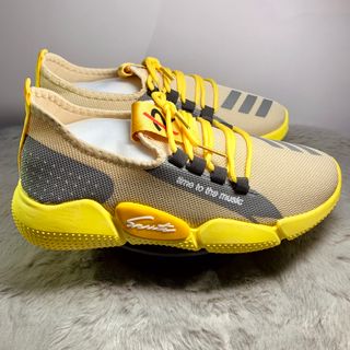 Giày Sneaker Vàng