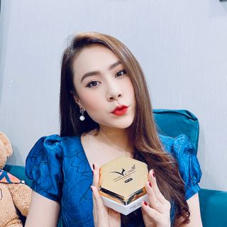 Kem body ngậm trắng