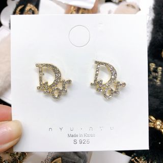 Khuyên tai hot trend