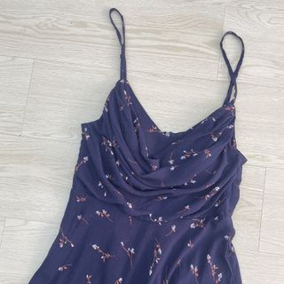 Đầm maxi cổ đổ