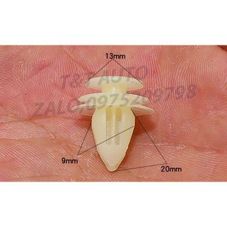 Tappi cửa cản ô tô cao 1 túi 500 cái ( chất liệu nilong)