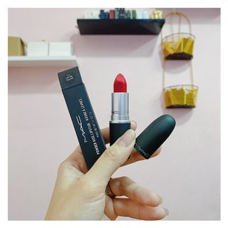 Son môi mác truyền thống