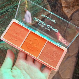 Má hồng 3 ô vuông Kiss beauty