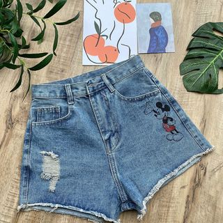 Quần short jean nữ mickey