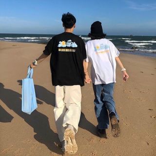 Áo thun form rộng , hàng cotton mịn, dày freesize
