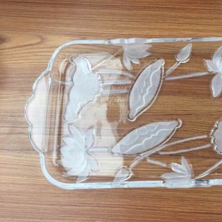 Khay thủy tinh cao cấp trắng mài