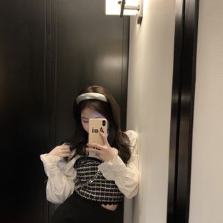 CHÂN VÁY TRƠN - S