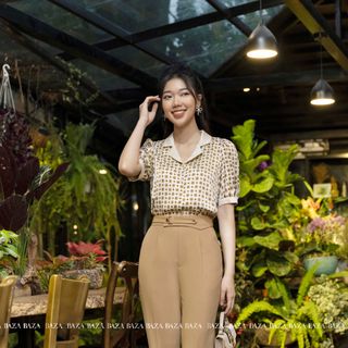 Sơ mi kiểu cổ vest