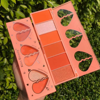 Má HỒng Kiss Beauty 6 ô Trái Tim kèm bắt Sáng Highlighter