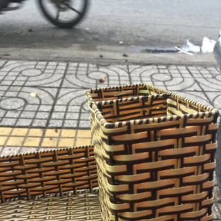 KHAY NHỰA GIẢ MÂY TIỆN LỢI
