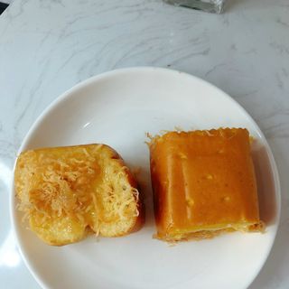 Bánh mì chà bông hộp 2 miếng Sỉ 7k. Thùng 100 giảm HSD: 1 tháng