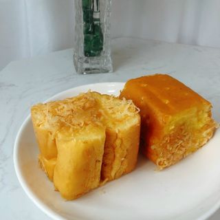 Bánh mì chà bông hộp 2 miếng Sỉ 7k. Thùng 100 giảm HSD: 1 tháng