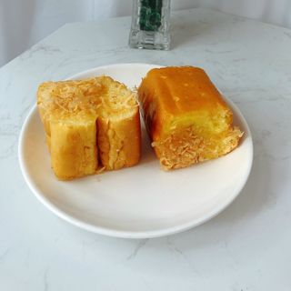 Bánh mì chà bông hộp 2 miếng Sỉ 7k. Thùng 100 giảm HSD: 1 tháng