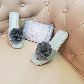 Dép rẻ số 5 sỉ rẻ 42 k , giá sỉ nhé