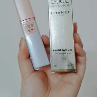 Nước hoa mẫu vuông xoay