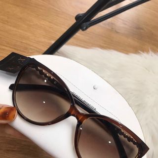 Kính mắt dáng mắt mèo model
