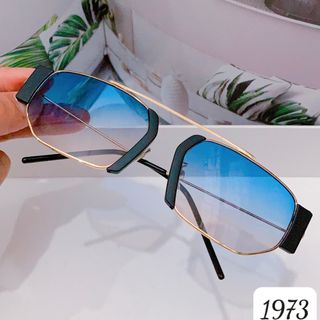 MẮT KÍNH THỜI TRANG 1973