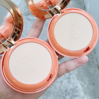 Phấn 2 tầng Karite và Kiss Beauty kim cương siêu đẹp
