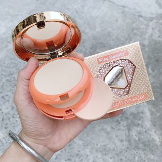 Phấn 2 tầng Karite và Kiss Beauty kim cương siêu đẹp