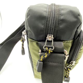 Túi đeo chéo vải dù chống nước nhiều ngăn màu xanh rêu phối đen TDC016