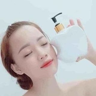Sữa Tắm Hoa Hồng