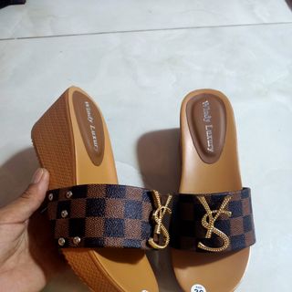 Xuồng 7 f sỉ 74 k bao bền đẹp , đi nhẹ , êm chân
