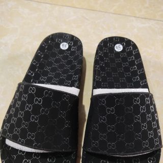 Dép quai ngang hè 2021