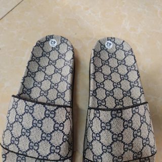 Dép quai ngang hè 2021