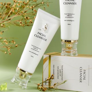 Sữa Rửa Mặt Tinh Chất Trà Xanh Dr.Shindy FACIAL CLEANSER