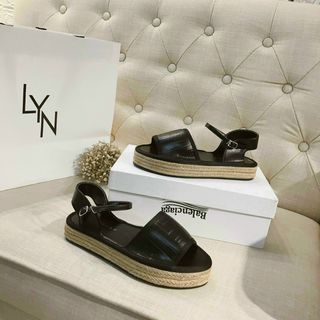 Sandal bố 3p xinh.