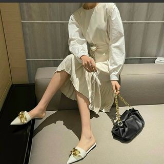 Gót nhọn trẻ trung.