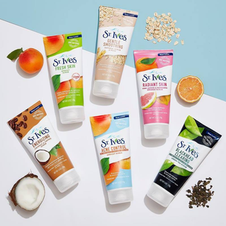 Kem Tẩy Tế Bào Chết St Ives Blackhead Clearing