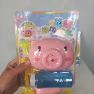 Máy ảnh heo thổi bong bóng xà bông