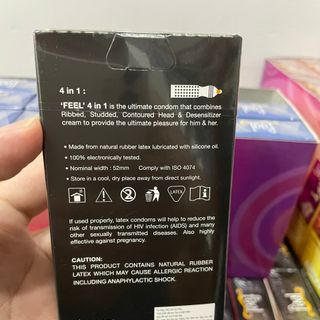 Bao cao su Feel 4 in 1 giúp kéo dài thời gian - hương dâu dịu ngọt hộp 12 cái