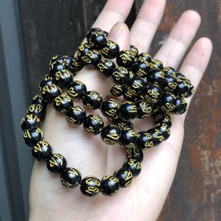 Chuỗi đeo tay 8 mm màu đen