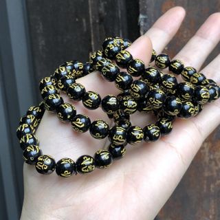 Chuỗi đeo tay 8 mm màu đen