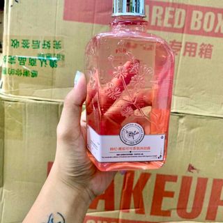 Sữa tắm hoa anh đào nội địa