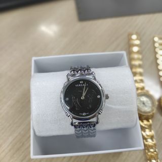 Đồng hồ nữ mặt đen viền trắng, thép không rỉ. Hàng bao đẹp