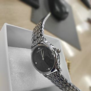 Đồng hồ nữ mặt đen viền trắng, thép không rỉ. Hàng bao đẹp